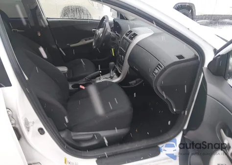 2010 Toyota Corolla S z USA, uszkodzony, nr VIN 2T1BU4EE7AC226794